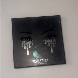 Kylie Jenner Pressed Powder Palette - Black and Silver